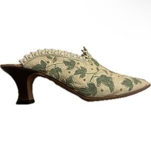 Just the Right Shoe by Raine- Touch of Lace Shoe